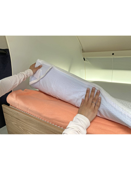 Sur-matelas gel à mémoire de forme 140 x 190 cm lit central