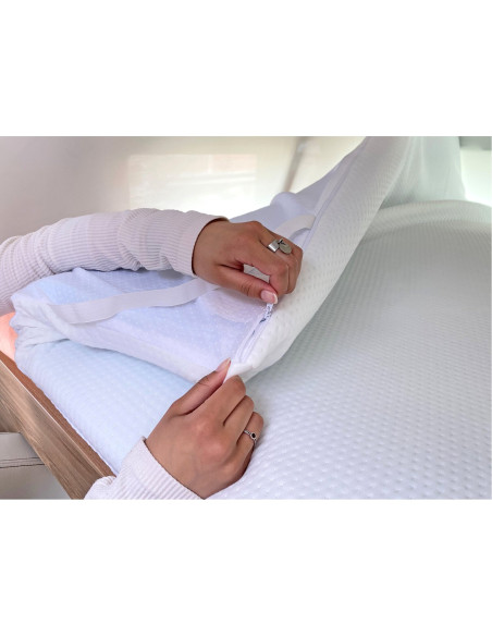 Sur-matelas gel à mémoire de forme 140 x 190 cm lit central
