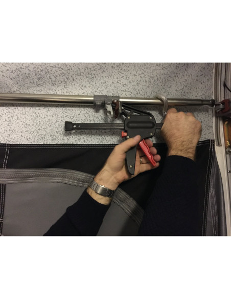 Tendeur d'armature auvent